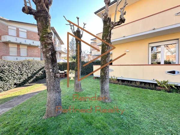 casa indipendente in vendita a Viareggio