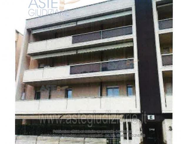 appartamento in vendita a Viareggio in zona Marco Polo