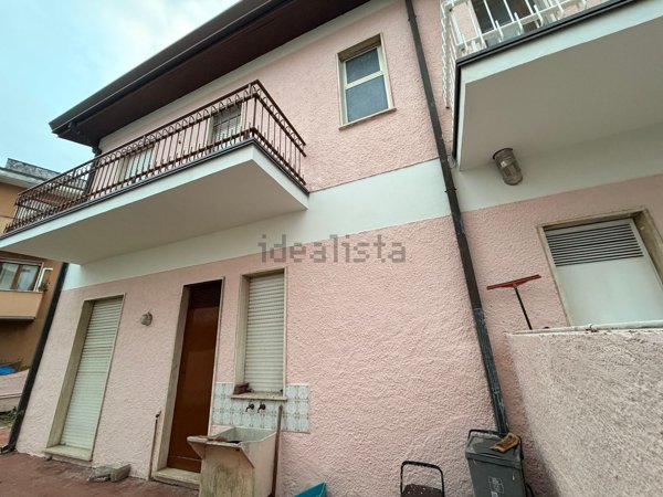 casa indipendente in vendita a Viareggio in zona Campo d'Aviazione