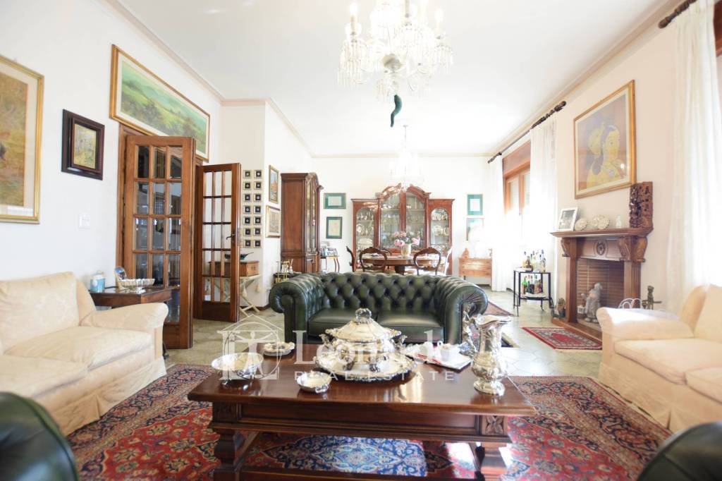 casa indipendente in vendita a Viareggio in zona Campo d'Aviazione