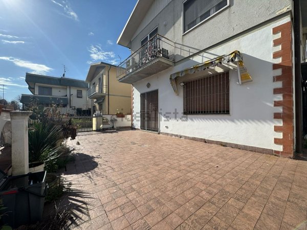 appartamento in vendita a Viareggio in zona Torre del Lago