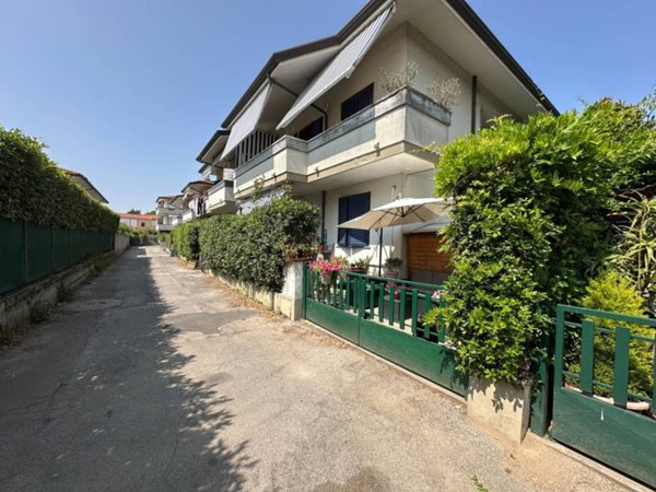 appartamento in vendita a Viareggio in zona Torre del Lago