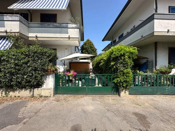 appartamento in vendita a Viareggio in zona Torre del Lago