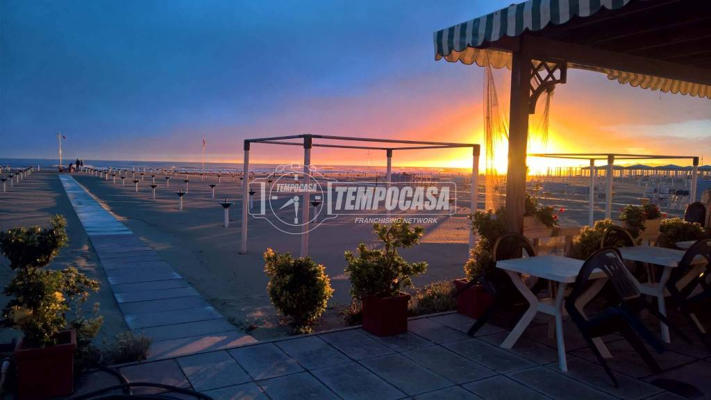 negozio in vendita a Viareggio in zona Centro Storico