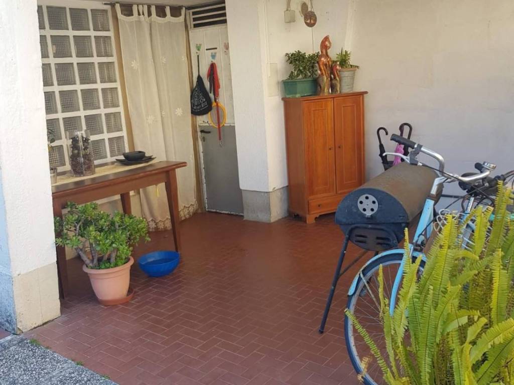 casa indipendente in vendita a Viareggio in zona Torre del Lago