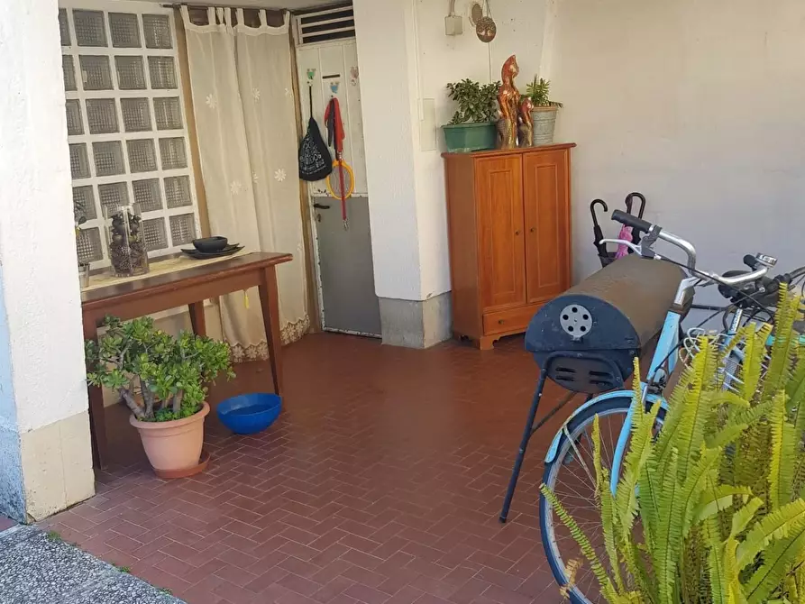 casa indipendente in vendita a Viareggio in zona Torre del Lago
