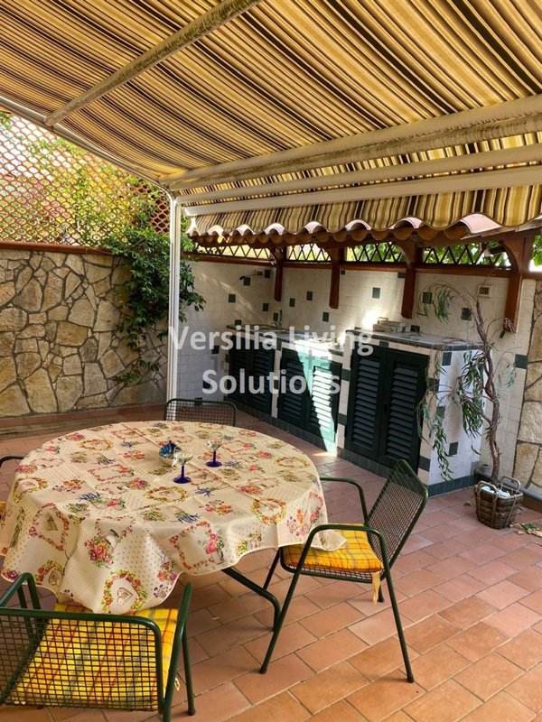 casa indipendente in vendita a Viareggio in zona Marco Polo