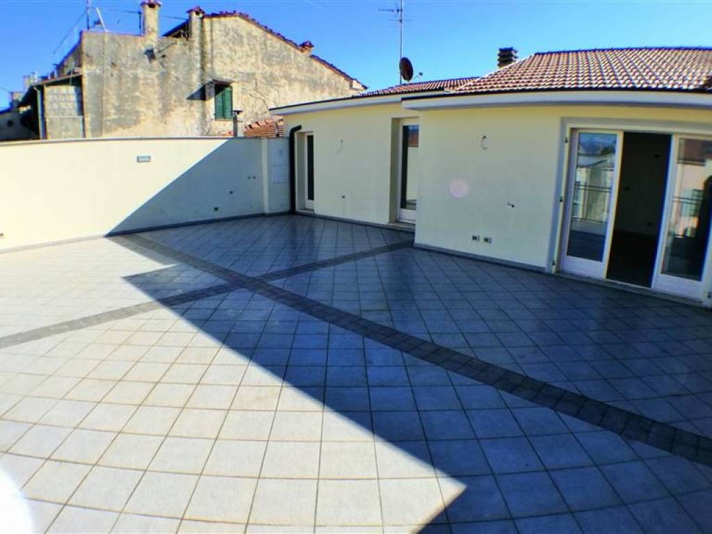 appartamento in vendita a Viareggio in zona Campo d'Aviazione