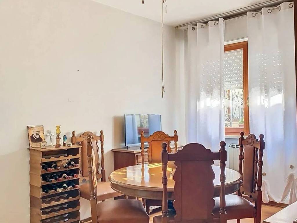 casa indipendente in vendita a Viareggio