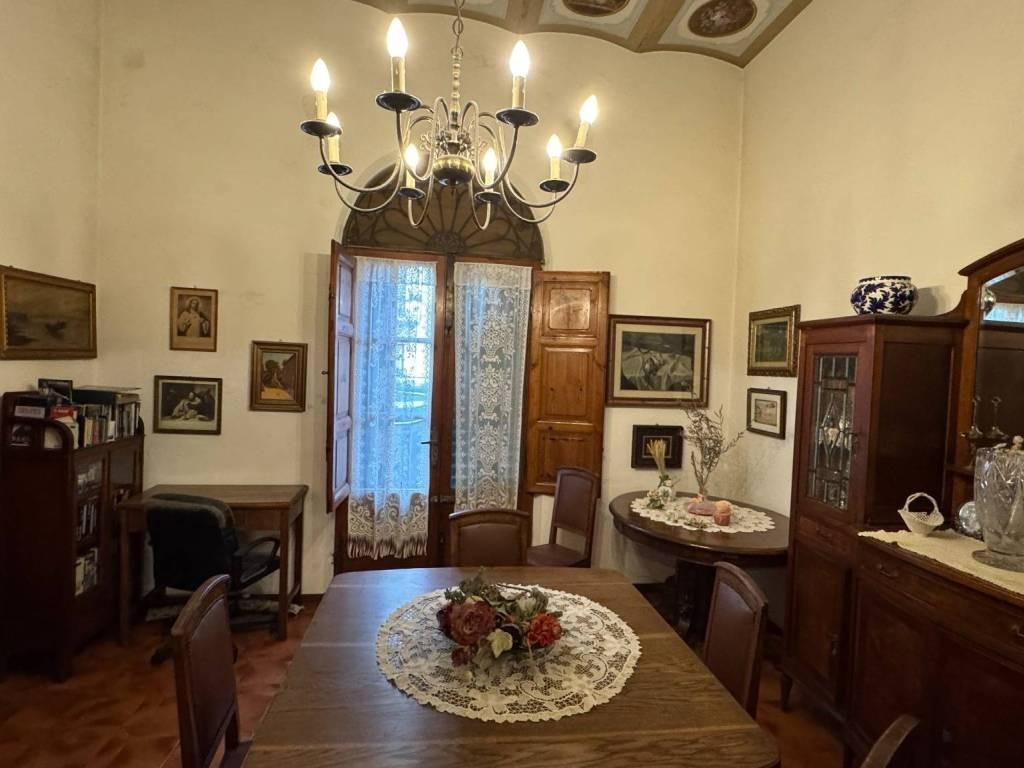 casa indipendente in vendita a Viareggio
