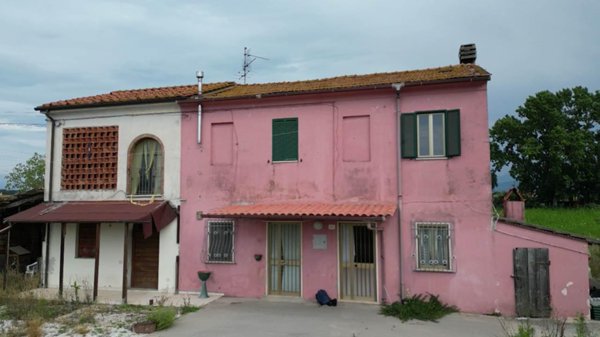 casa indipendente in vendita a Viareggio in zona Torre del Lago