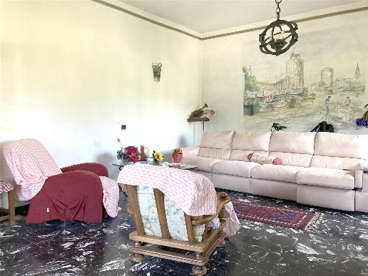 casa indipendente in vendita a Viareggio in zona Torre del Lago