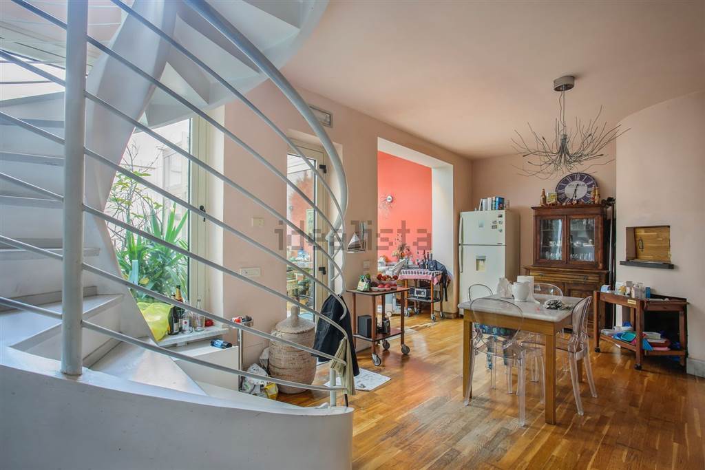 casa indipendente in vendita a Viareggio