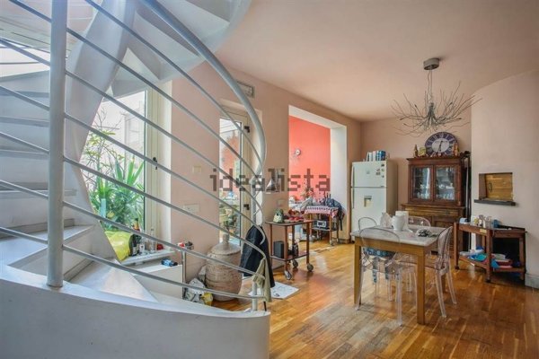 casa indipendente in vendita a Viareggio