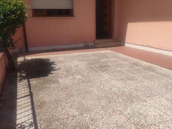 casa indipendente in vendita a Viareggio