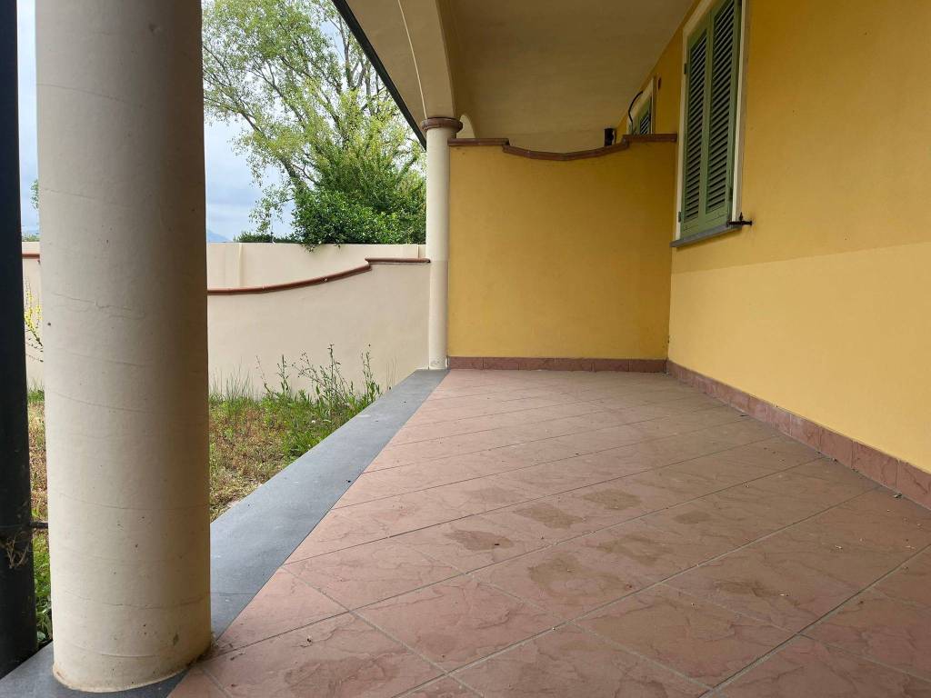 casa indipendente in vendita a Viareggio