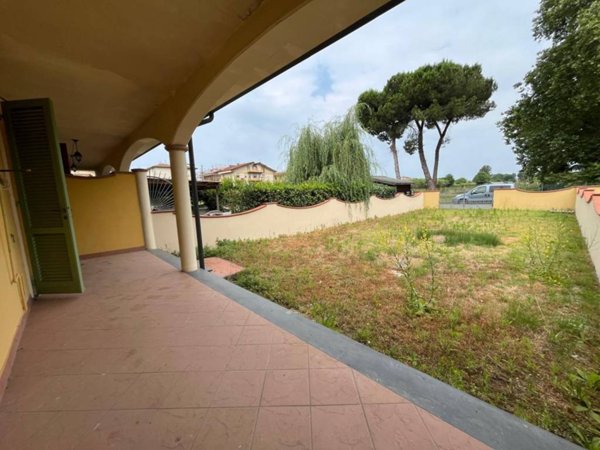 casa indipendente in vendita a Viareggio in zona Campo d'Aviazione
