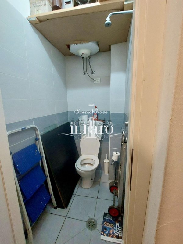negozio in vendita a Viareggio in zona Centro Storico