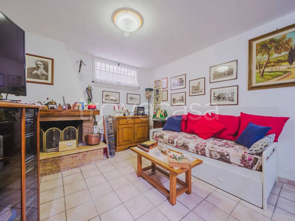 casa indipendente in vendita a Viareggio in zona Torre del Lago