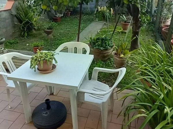 casa indipendente in vendita a Viareggio in zona Torre del Lago