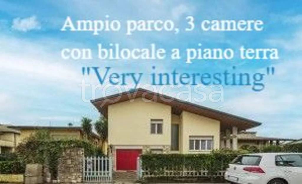 casa indipendente in vendita a Viareggio in zona Torre del Lago