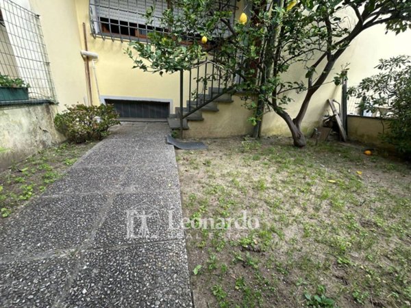 casa indipendente in vendita a Viareggio in zona Campo d'Aviazione