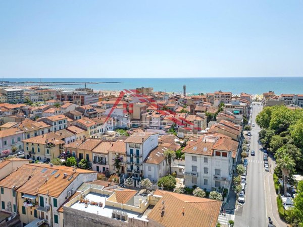 casa indipendente in vendita a Viareggio in zona Marco Polo