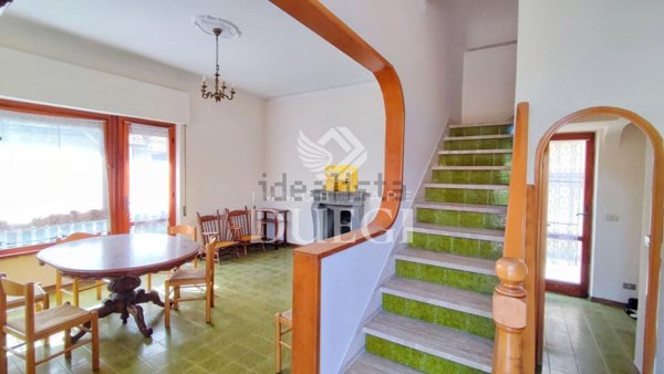casa indipendente in vendita a Viareggio in zona Migliarina