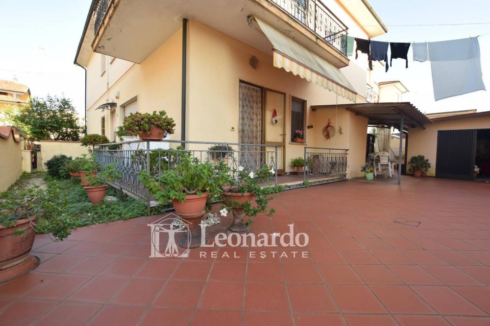 appartamento in vendita a Viareggio in zona Migliarina