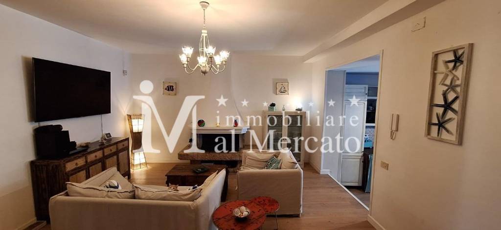 casa indipendente in vendita a Viareggio in zona Torre del Lago