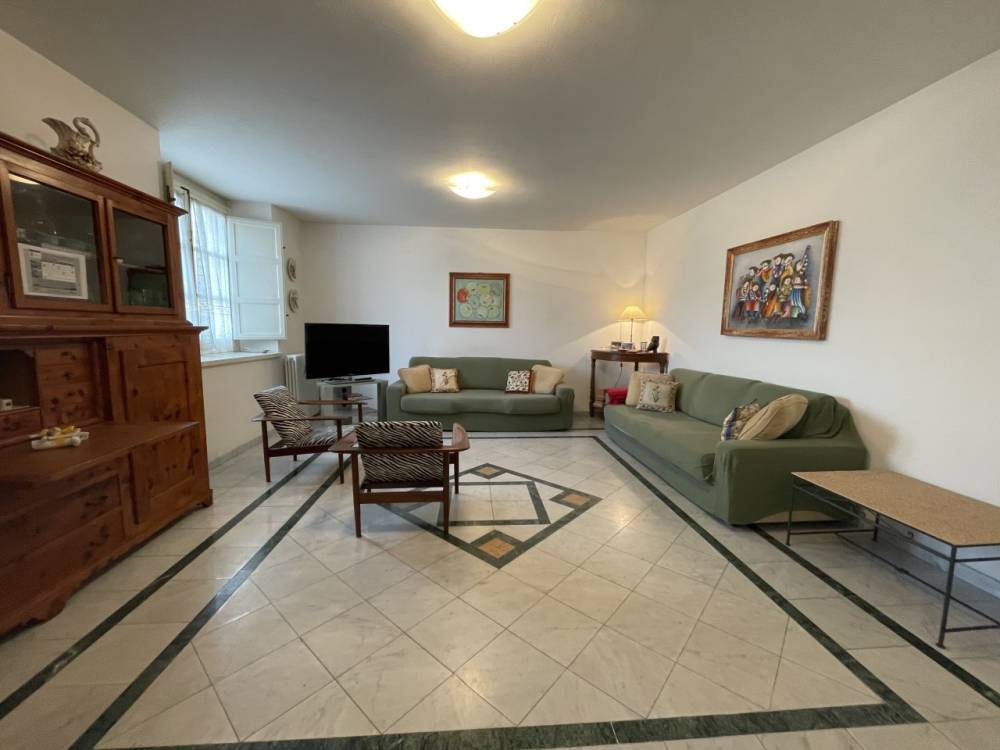 appartamento in vendita a Viareggio