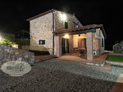 casa indipendente in vendita a Viareggio