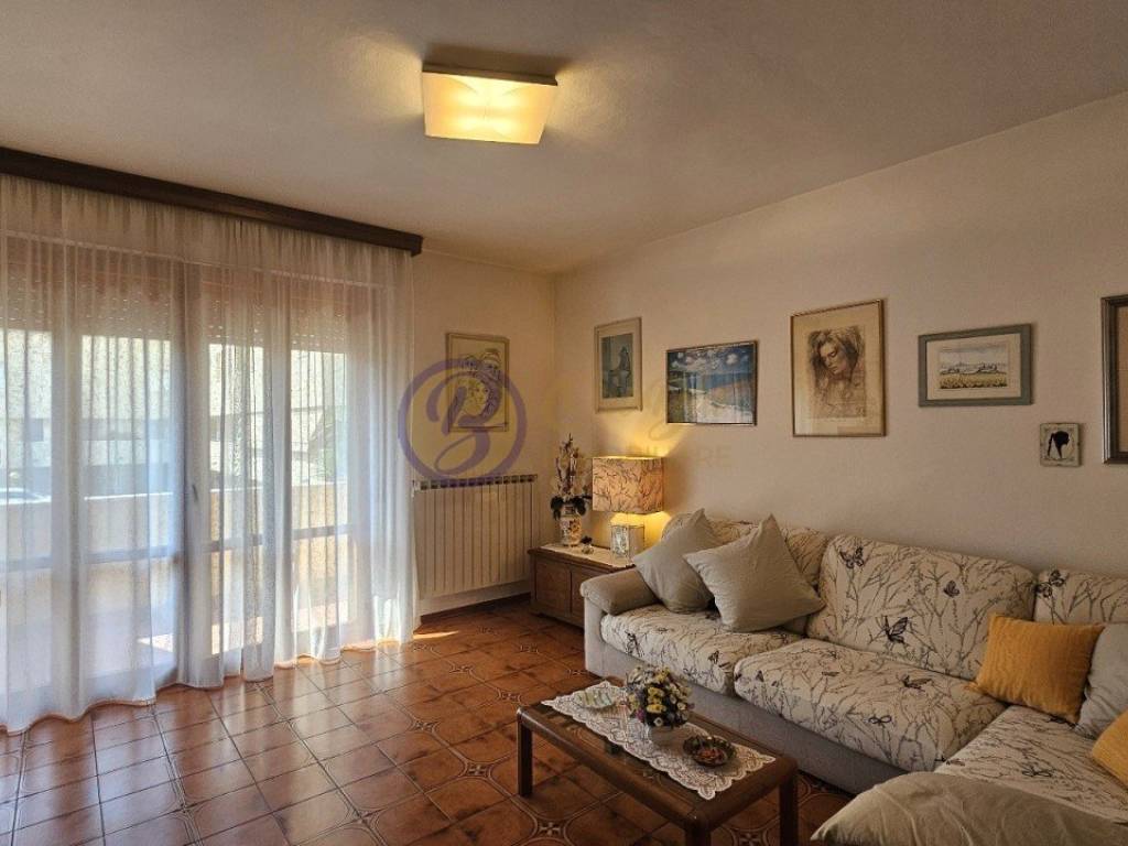 casa indipendente in vendita a Viareggio in zona Campo d'Aviazione