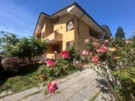 casa indipendente in vendita a Viareggio
