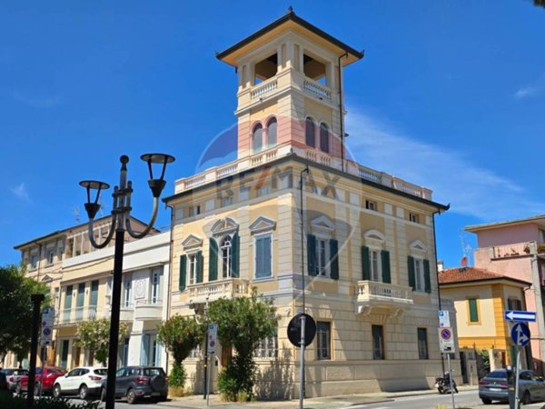 casa indipendente in vendita a Viareggio in zona Centro Storico