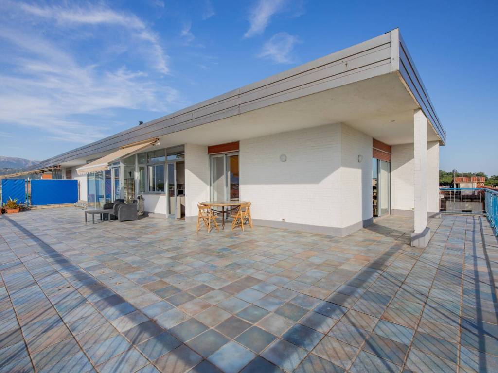 appartamento in vendita a Viareggio