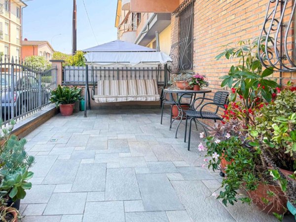 casa indipendente in vendita a Viareggio