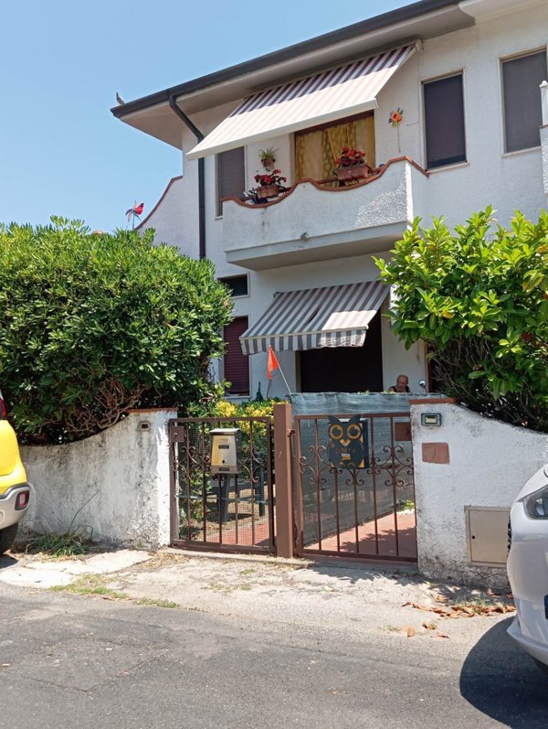 appartamento in vendita a Viareggio in zona Torre del Lago