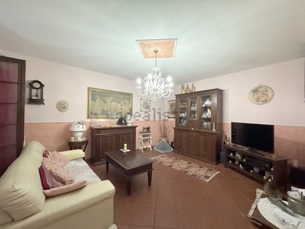 casa indipendente in vendita a Viareggio in zona Torre del Lago