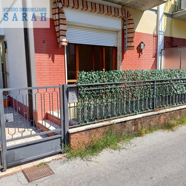 casa indipendente in vendita a Viareggio in zona Marco Polo