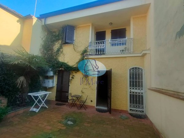 casa indipendente in vendita a Viareggio in zona Centro Storico