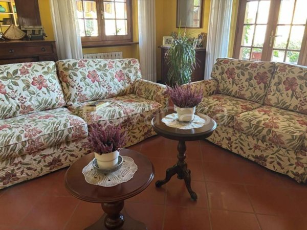 casa indipendente in vendita a Viareggio in zona Migliarina