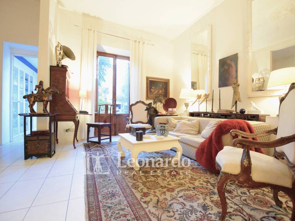casa indipendente in vendita a Viareggio