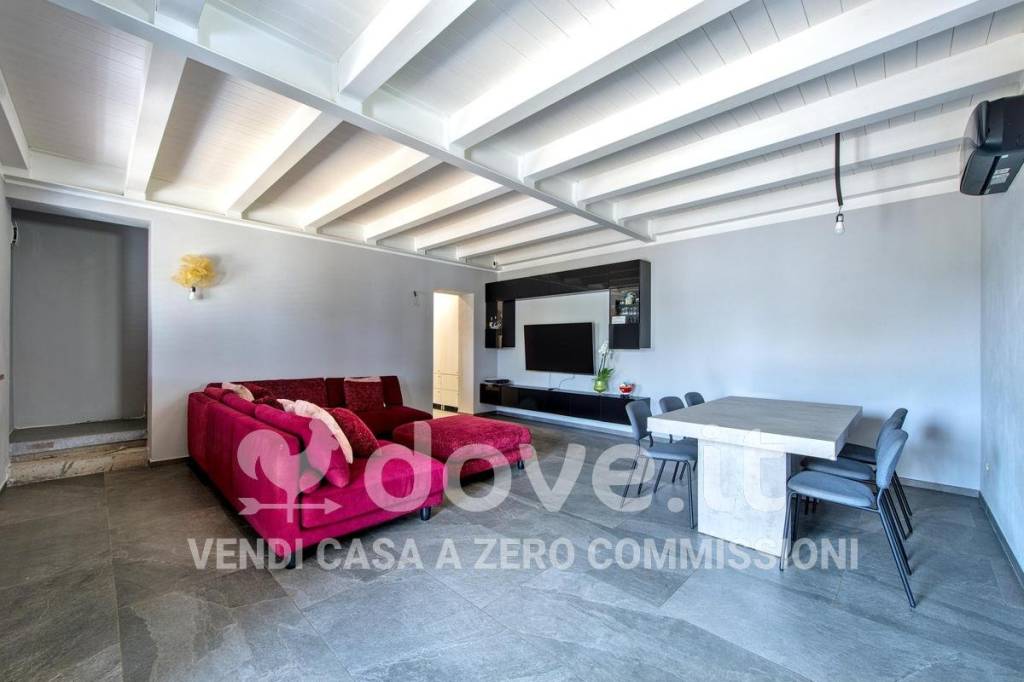 casa indipendente in vendita a Viareggio