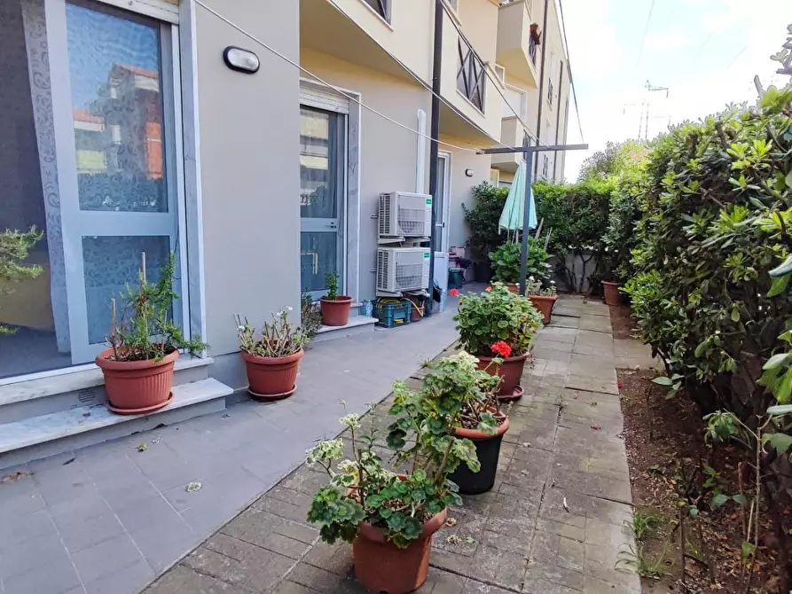 appartamento in vendita a Viareggio in zona Migliarina