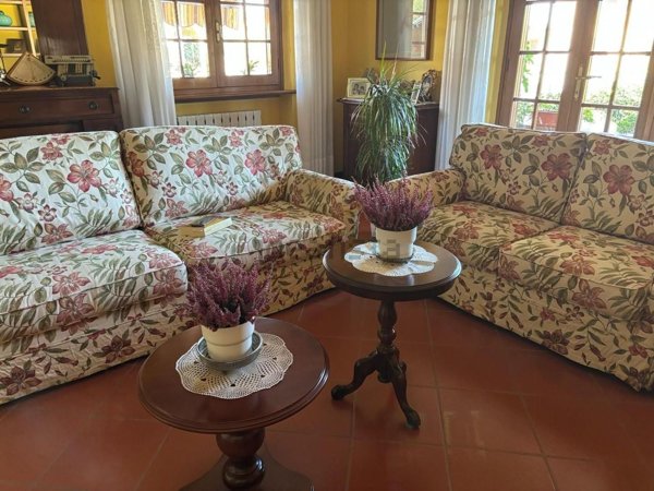 casa indipendente in vendita a Viareggio