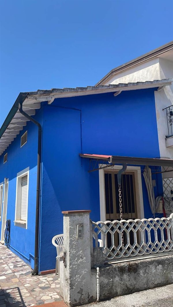 casa indipendente in vendita a Viareggio in zona Torre del Lago