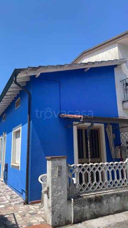 casa indipendente in vendita a Viareggio in zona Torre del Lago