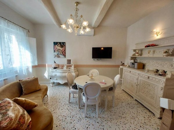 casa indipendente in vendita a Viareggio in zona Centro Storico
