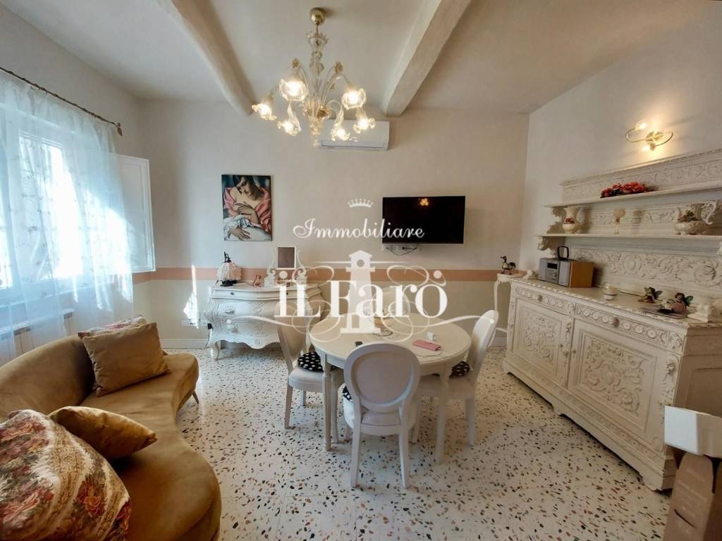 casa indipendente in vendita a Viareggio in zona Centro Storico